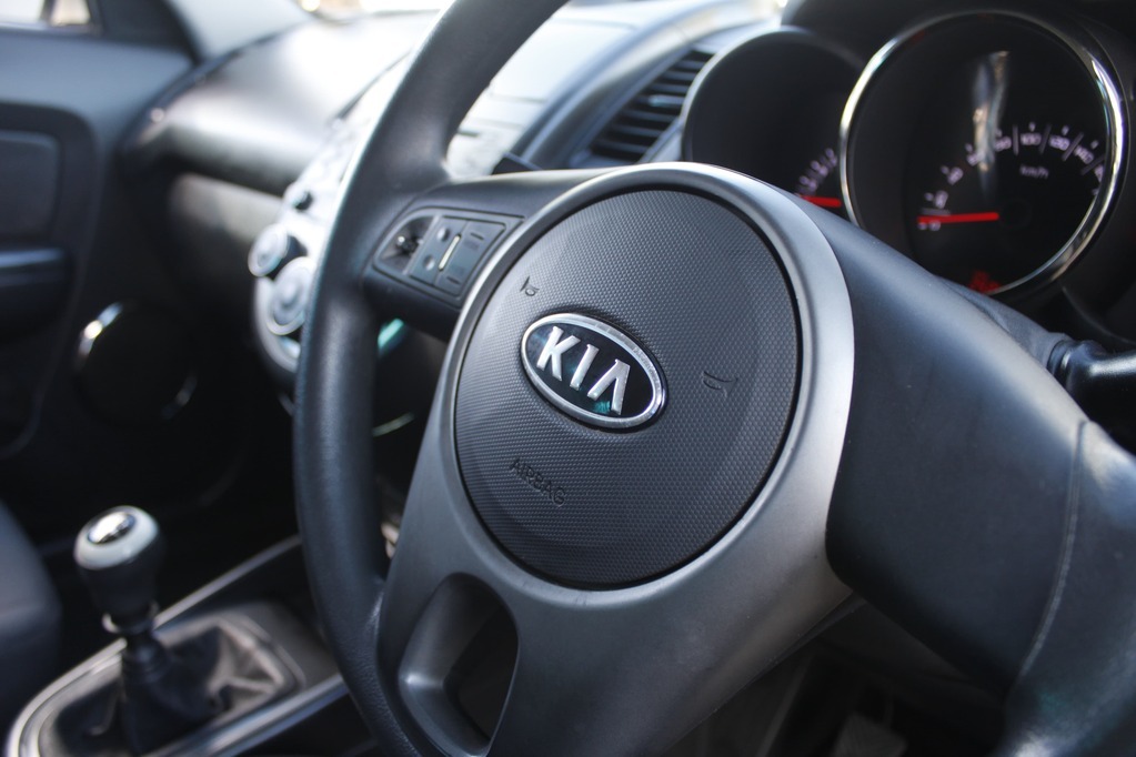2011 KIA SOUL, Cream, 268420Kms, Manual, SUV, Petrol, R99 900, Kuilsriver
