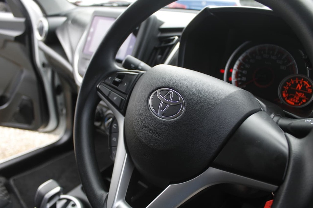 2026 TOYOTA VITZ, White, 8748Kms, Automatic, Hatchback, Petrol, R209 900, Kuilsriver