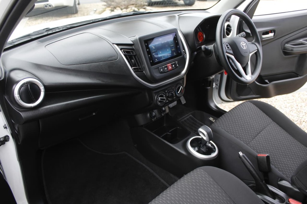 2026 TOYOTA VITZ, White, 8748Kms, Automatic, Hatchback, Petrol, R209 900, Kuilsriver