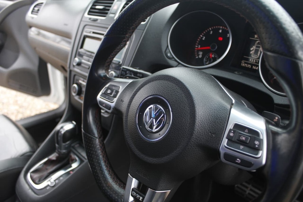 2012 VOLKSWAGEN GOLF 6, White, 187000Kms, Automatic, Hatchback, Petrol, R239 900, Kuilsriver