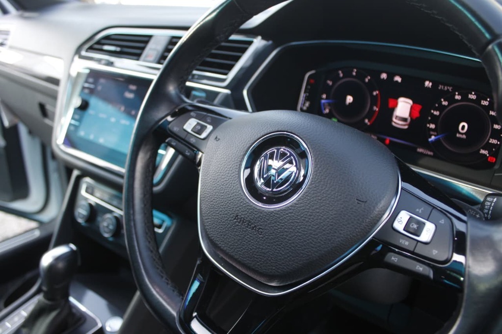 2020 VOLKSWAGEN TIGUAN, White, 69000Kms, Automatic, SUV, Petrol, R519 900, Kuilsriver
