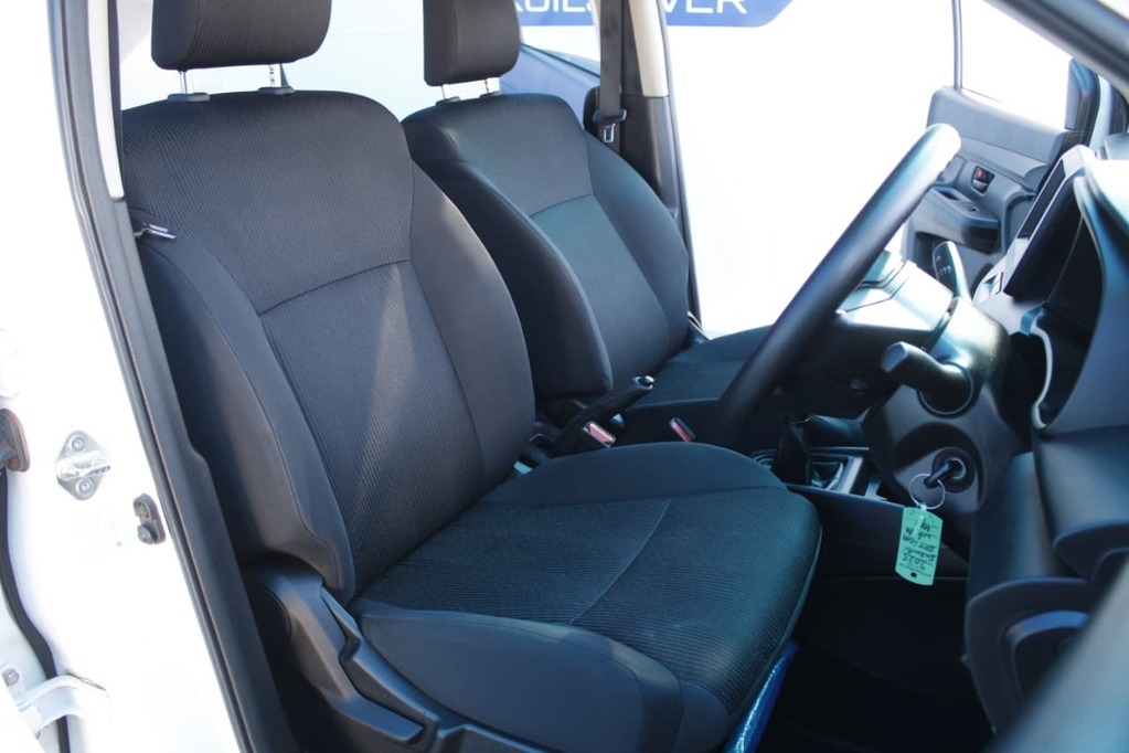 2025 SUZUKI ERTIGA, White, 37000Kms, Manual, MPV, Petrol, R329 900, Kuilsriver