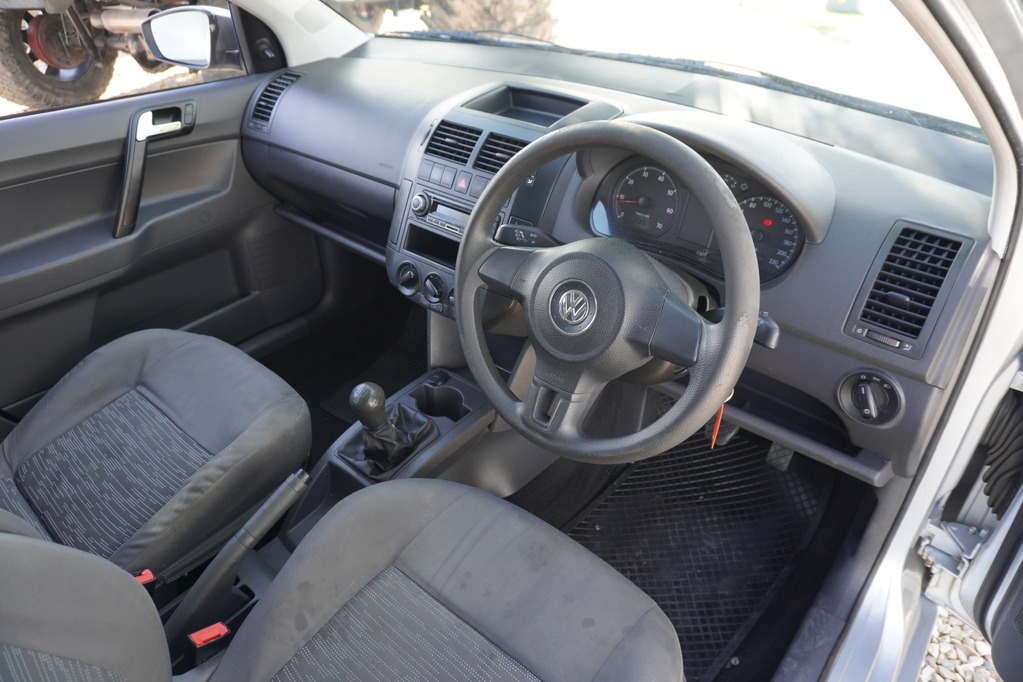 2014 VOLKSWAGEN POLO VIVO, Silver, 138680Kms, Manual, Hatchback, Petrol, R119 900, Kuilsriver