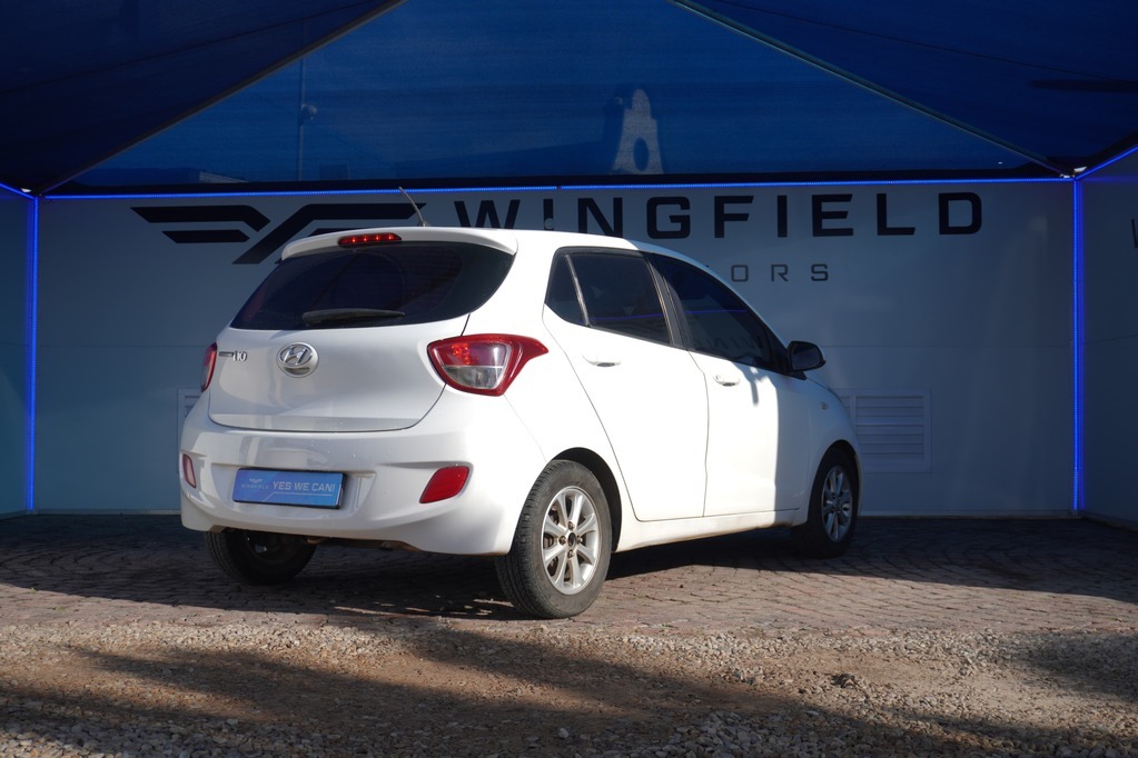 2015 HYUNDAI i10, White, 113271Kms, Manual, Hatchback, Petrol, R109 900, Kuilsriver