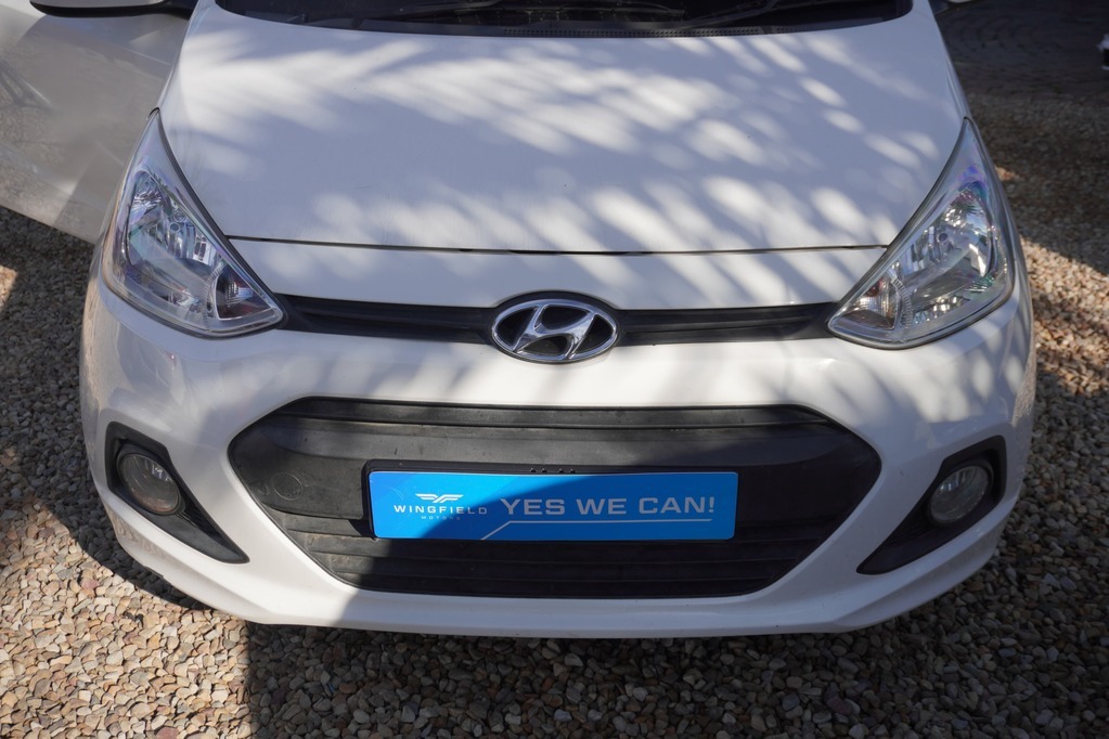 2015 HYUNDAI i10, White, 113271Kms, Manual, Hatchback, Petrol, R109 900, Kuilsriver