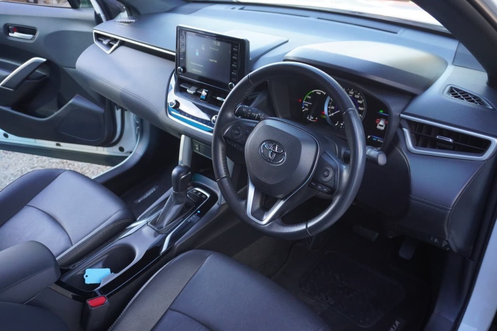 2023 TOYOTA COROLLA CROSS, White, 89339Kms, Automatic, SUV, Petrol, R359 900, Kuilsriver