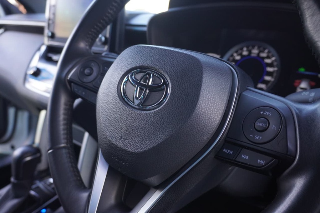 2023 TOYOTA COROLLA CROSS, White, 89339Kms, Automatic, SUV, Petrol, R359 900, Kuilsriver