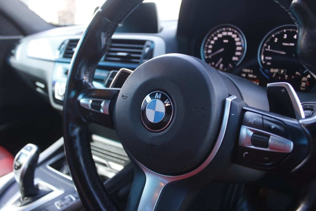 2018 BMW 2 SERIES, White, 145000Kms, Automatic, Coupe, Petrol, R329 900, Kuilsriver
