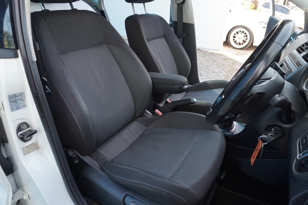 2015 VOLKSWAGEN POLO GP, White, 181690Kms, Automatic, Hatchback, Petrol, R159 900, Kuilsriver