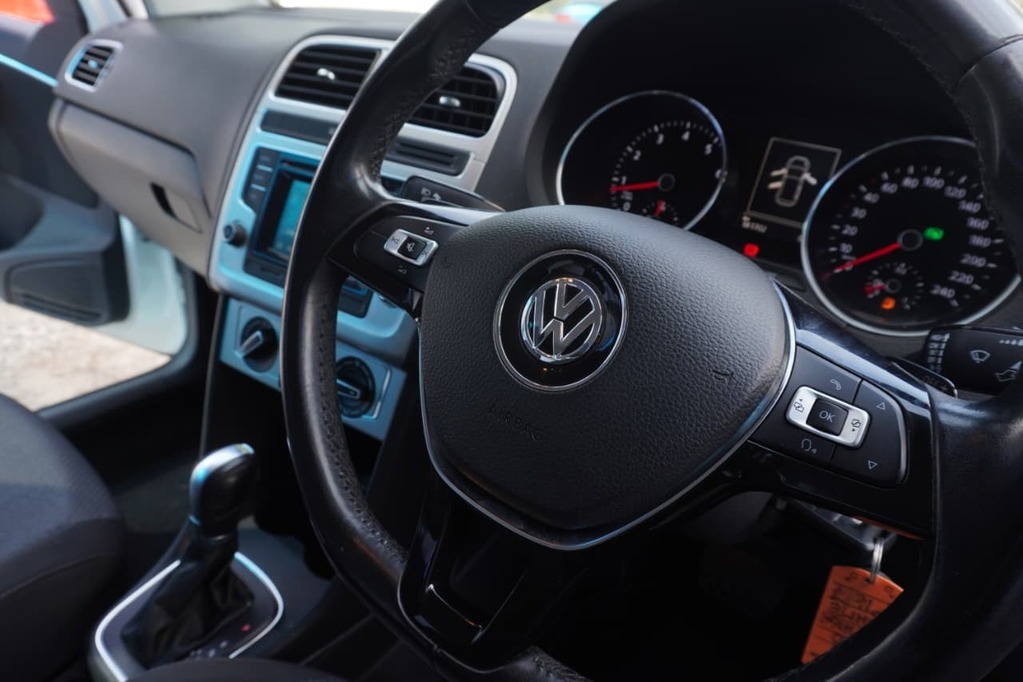 2015 VOLKSWAGEN POLO GP, White, 181690Kms, Automatic, Hatchback, Petrol, R159 900, Kuilsriver