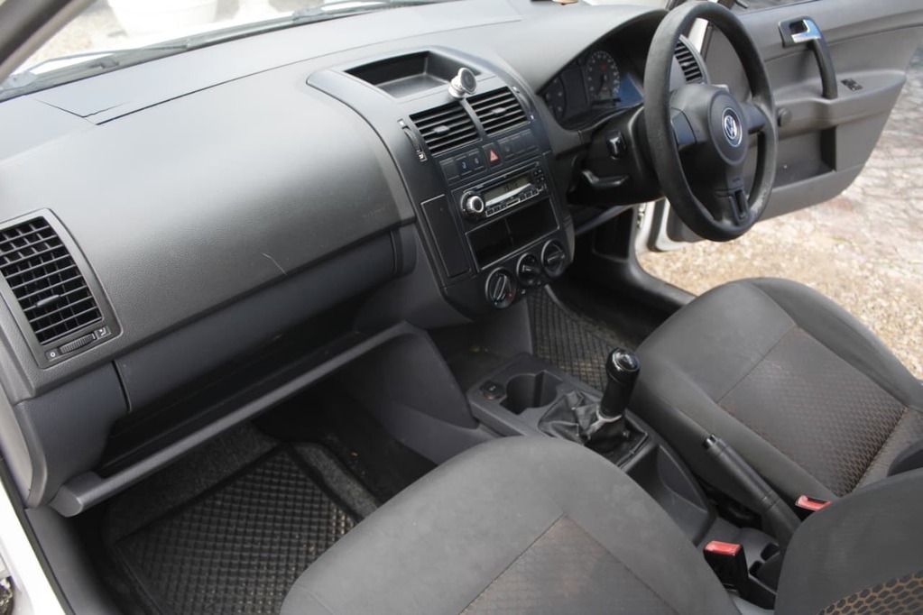 2012 VOLKSWAGEN POLO VIVO, White, 173947Kms, Manual, Hatchback, Petrol, R119 900, Kuilsriver