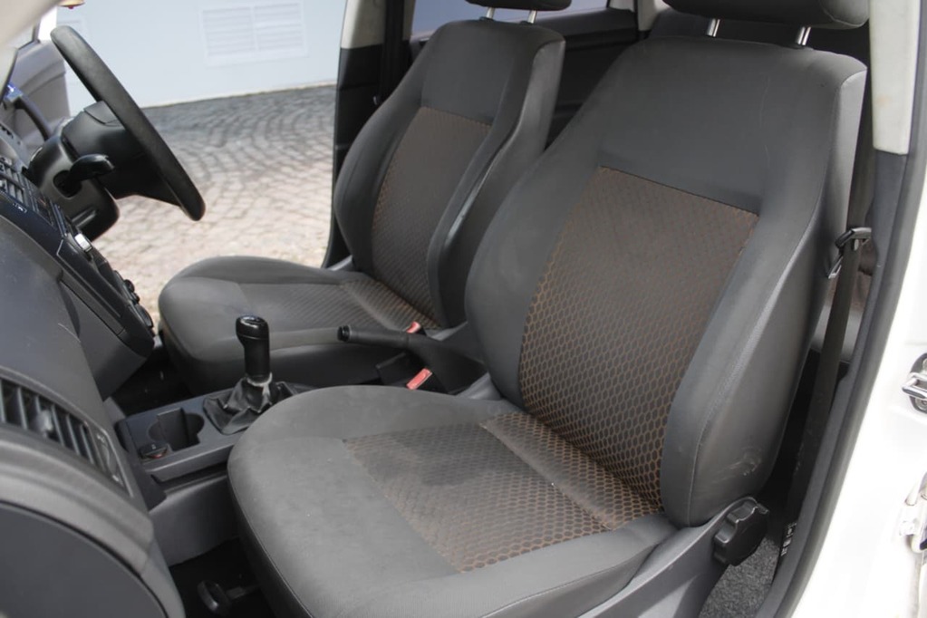 2012 VOLKSWAGEN POLO VIVO, White, 173947Kms, Manual, Hatchback, Petrol, R119 900, Kuilsriver