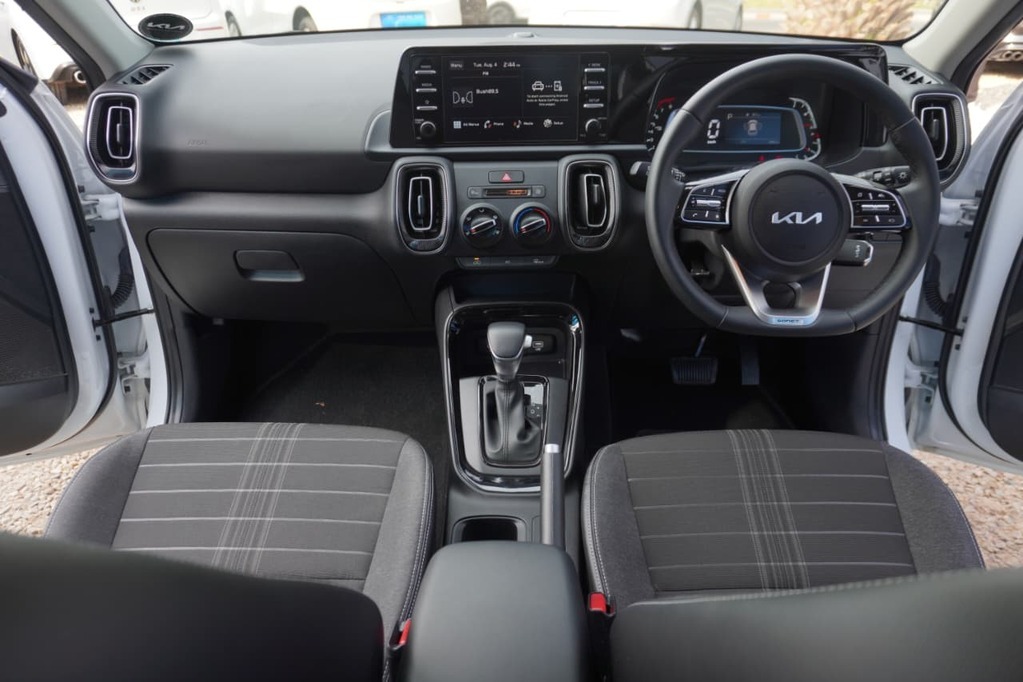 2025 KIA SONET, White, 1800Kms, Automatic, , Petrol, R329 900, Kuilsriver
