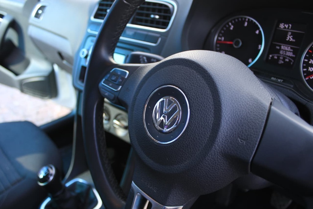 2013 VOLKSWAGEN POLO, White, 166000Kms, Manual, Hatchback, Diesel, R159 900, Kuilsriver