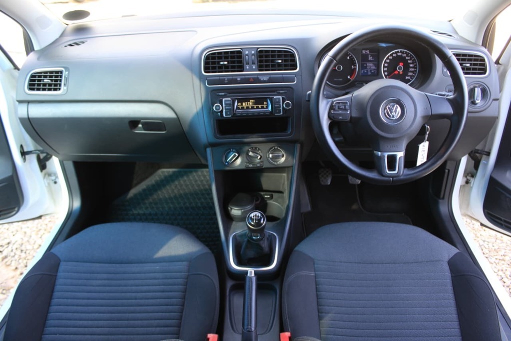 2013 VOLKSWAGEN POLO, White, 166000Kms, Manual, Hatchback, Diesel, R159 900, Kuilsriver