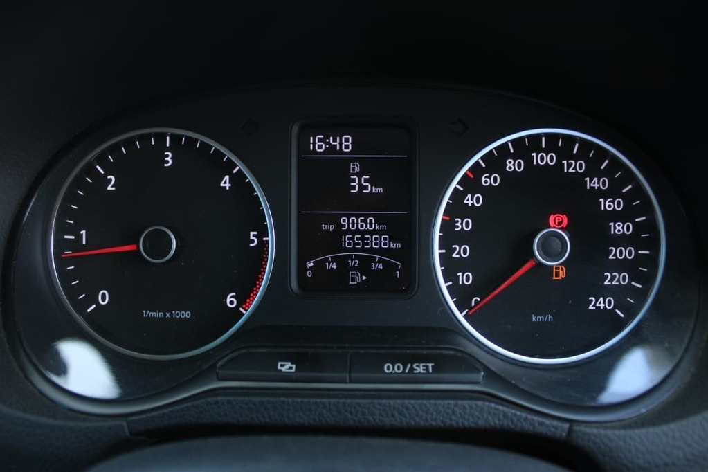 2013 VOLKSWAGEN POLO, White, 166000Kms, Manual, Hatchback, Diesel, R159 900, Kuilsriver