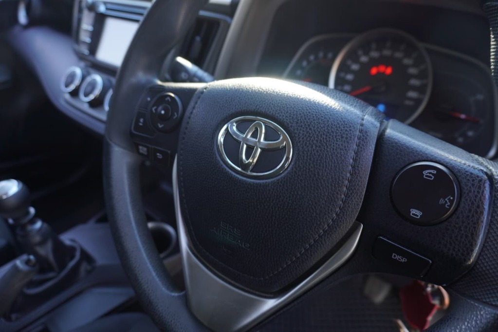 2013 TOYOTA RAV 4, White, 180000Kms, Manual, SUV, Diesel, R210 000, Kuilsriver
