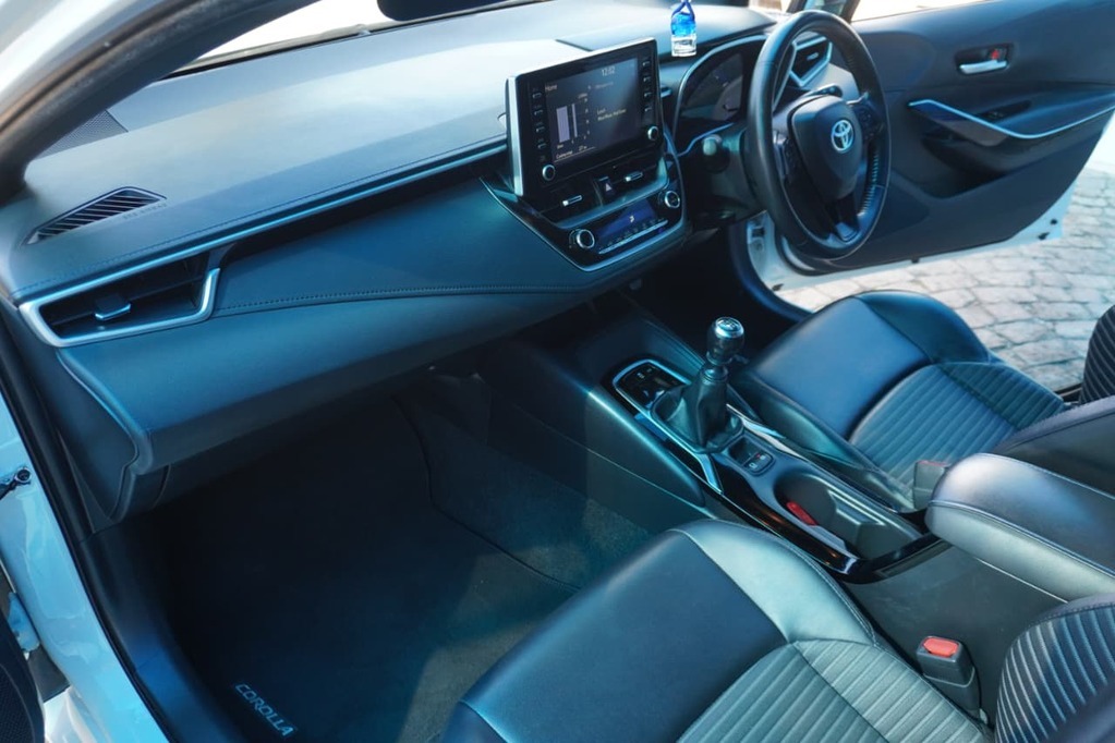 2020 TOYOTA COROLLA, White, 108200Kms, Manual, Sedan, Petrol, R269 900, Kuilsriver