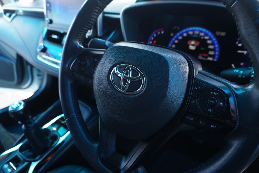 2020 TOYOTA COROLLA, White, 108200Kms, Manual, Sedan, Petrol, R269 900, Kuilsriver