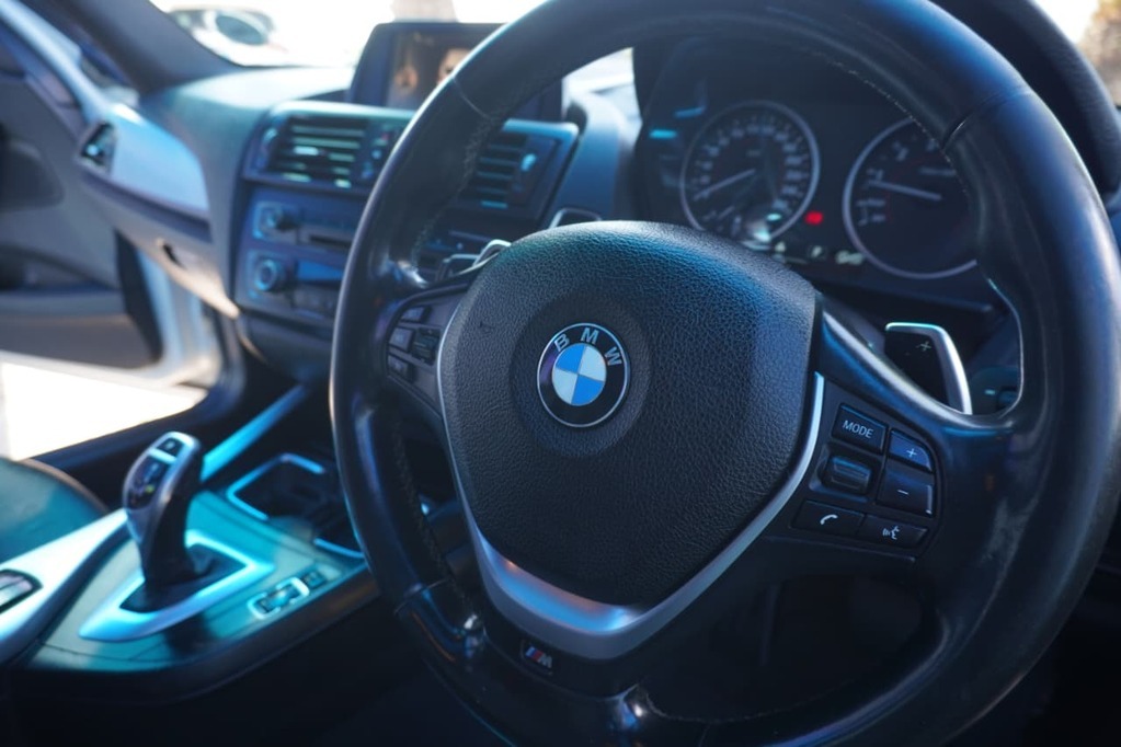 2013 BMW 1 SERIES, White, 182000Kms, Automatic, Hatchback, Petrol, R259 900, Wingfield Motors Kuilsriver