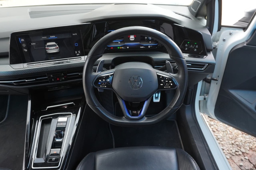 2024 VOLKSWAGEN GOLF 8, White, 77000Kms, Automatic, Hatchback, Petrol, R899 900, Kuilsriver