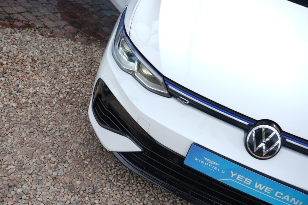2024 VOLKSWAGEN GOLF 8, White, 77000Kms, Automatic, Hatchback, Petrol, R899 900, Kuilsriver