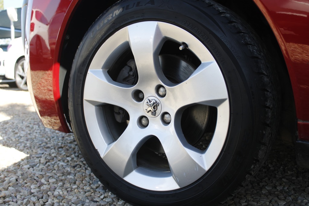 2012 PEUGEOT 3008, Red, 164657Kms, Automatic, Hatchback, Petrol, R99 900, Kuilsriver