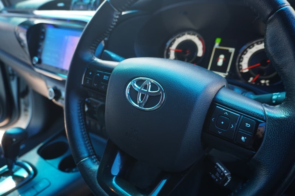 2020 TOYOTA HILUX, White, 60000Kms, Automatic, Bakkie Double Cab, Diesel, R609 900, Kuilsriver