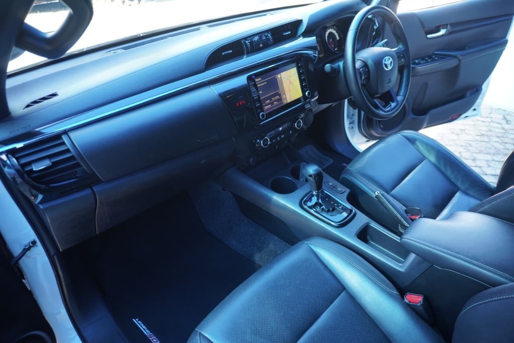 2020 TOYOTA HILUX, White, 60000Kms, Automatic, Bakkie Double Cab, Diesel, R609 900, Kuilsriver