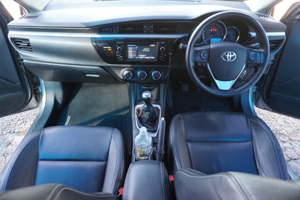 2016 TOYOTA COROLLA, Bronze, 119000Kms, Manual, Sedan, Petrol, R189 900, Kuilsriver
