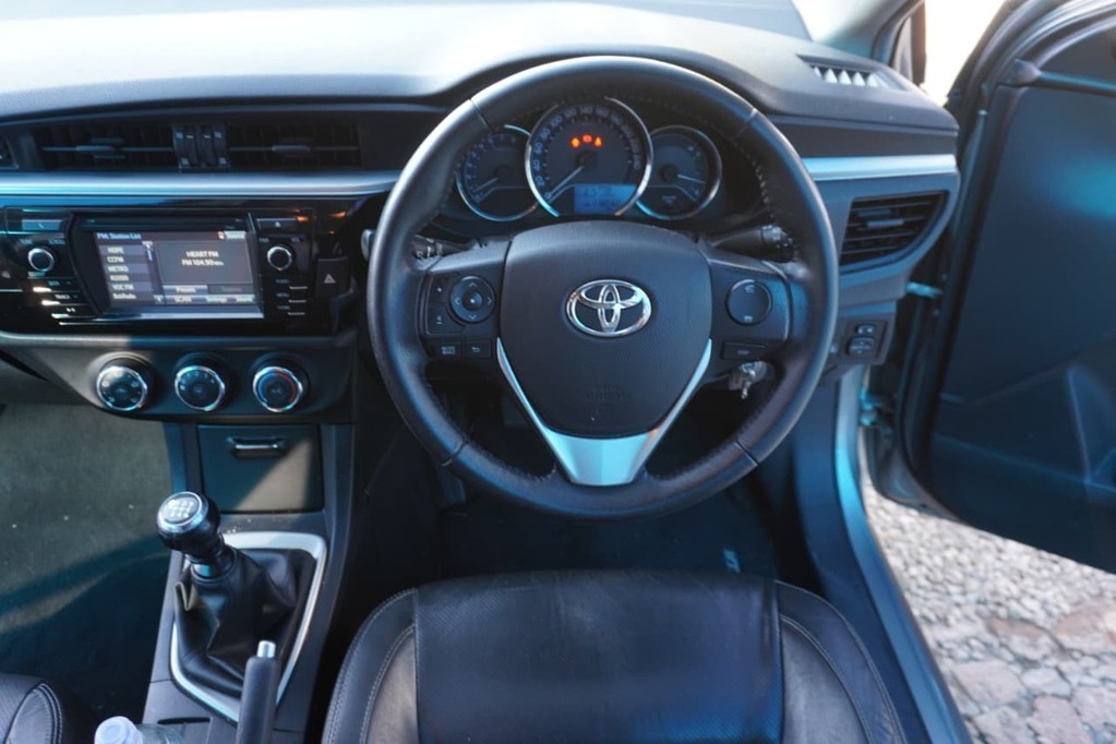2016 TOYOTA COROLLA, Bronze, 119000Kms, Manual, Sedan, Petrol, R189 900, Kuilsriver