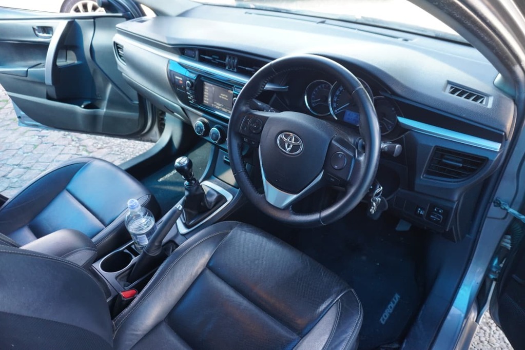 2016 TOYOTA COROLLA, Bronze, 119000Kms, Manual, Sedan, Petrol, R189 900, Kuilsriver