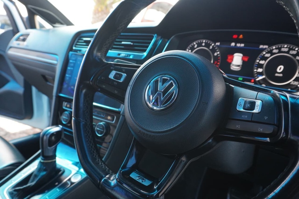 2019 VOLKSWAGEN GOLF 7, White, 138000Kms, Automatic, Hatchback, Petrol, R529 900, Kuilsriver