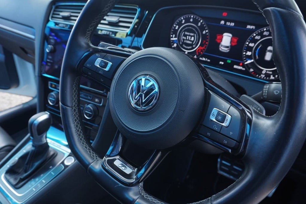 2018 VOLKSWAGEN GOLF 7, White, 80500Kms, Automatic, Hatchback, Petrol, R579 900, Kuilsriver