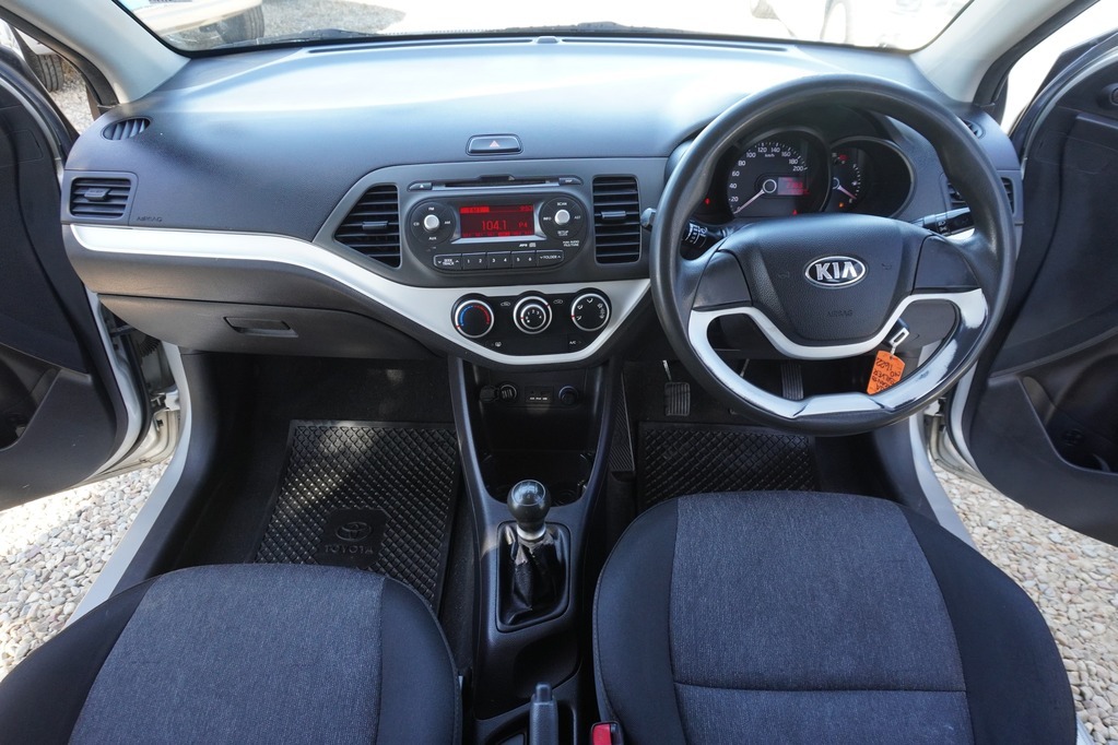 2014 KIA PICANTO, Silver, 172280Kms, Manual, Hatchback, Petrol, R109 900, Kuilsriver