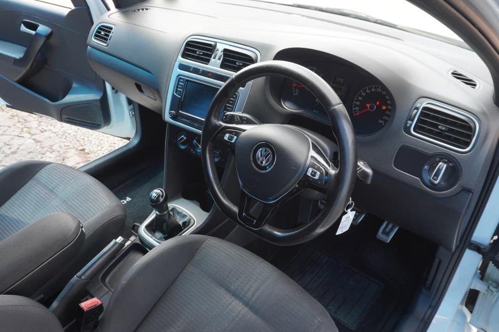 2020 VOLKSWAGEN POLO VIVO, White, 112000Kms, Manual, Hatchback, Petrol, R219 900, Kuilsriver