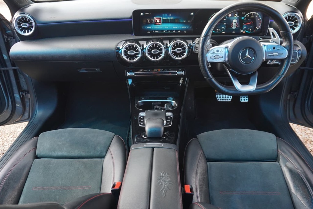 2019 MERCEDES-BENZ A CLASS, Metalic grey , 123000Kms, Automatic, Hatchback, Petrol, R339 900, Kuilsriver