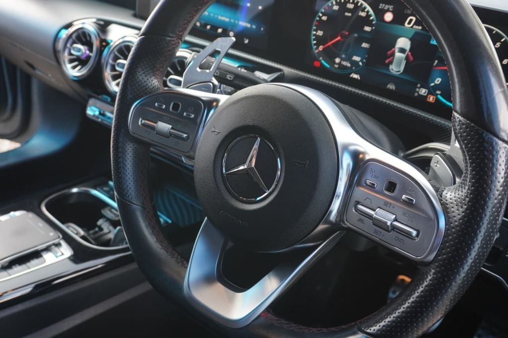 2019 MERCEDES-BENZ A CLASS, Metalic grey , 123000Kms, Automatic, Hatchback, Petrol, R339 900, Kuilsriver