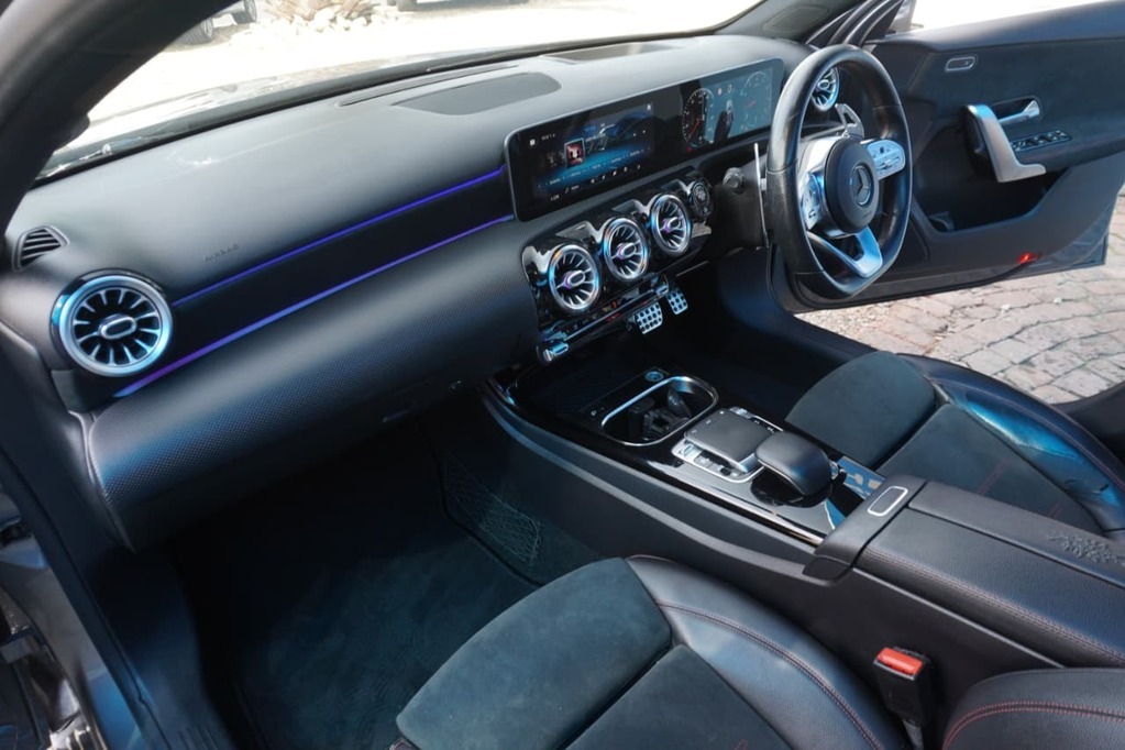 2019 MERCEDES-BENZ A CLASS, Metalic grey , 123000Kms, Automatic, Hatchback, Petrol, R339 900, Kuilsriver