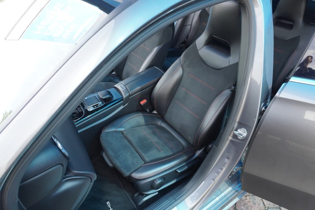 2019 MERCEDES-BENZ A CLASS, Metalic grey , 123000Kms, Automatic, Hatchback, Petrol, R339 900, Kuilsriver