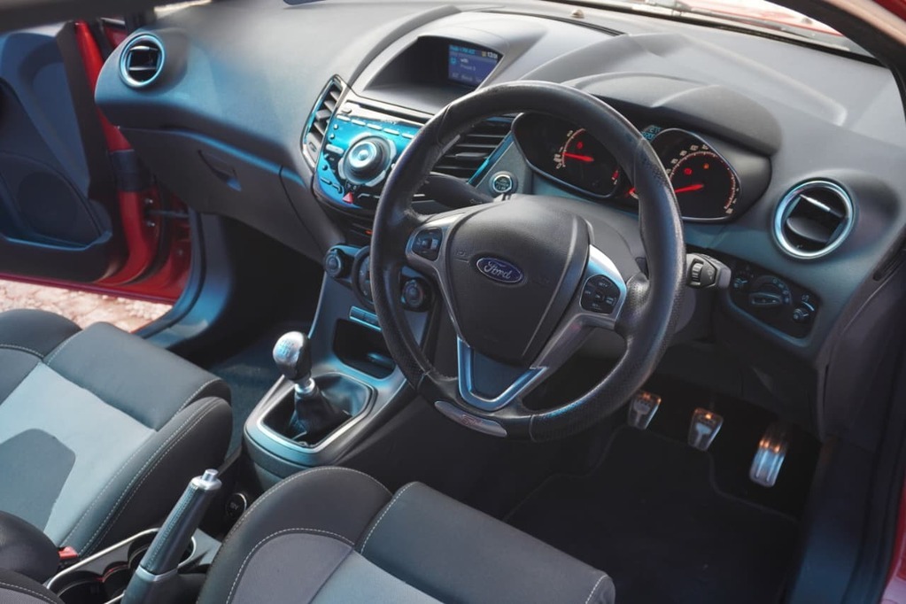 2014 FORD FIESTA, Orange, 172000Kms, Manual, Hatchback, Petrol, R179 900, Kuilsriver