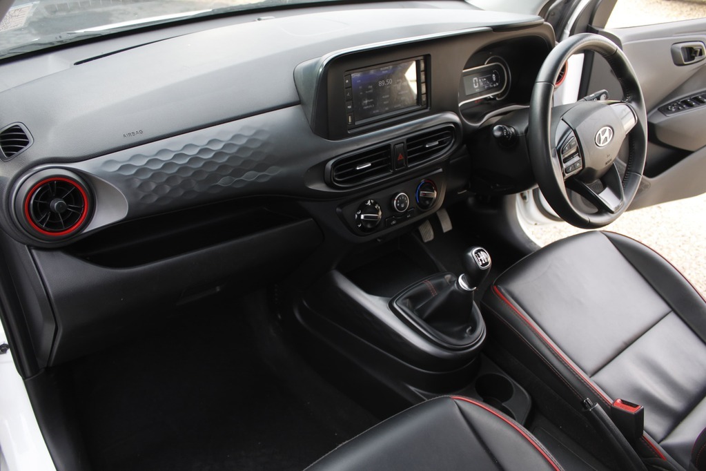 2022 HYUNDAI i10, White, 84119Kms, Manual, Hatchback, Petrol, R149 900, Wingfield Motors Kuilsriver