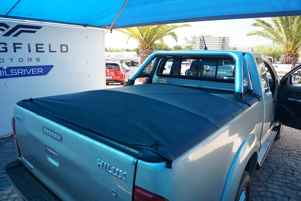 2012 TOYOTA HI-LUX, Gold, 288669Kms, Manual, Bakkie Single Cab, Diesel, R229 900, Wingfield Motors Kuilsriver