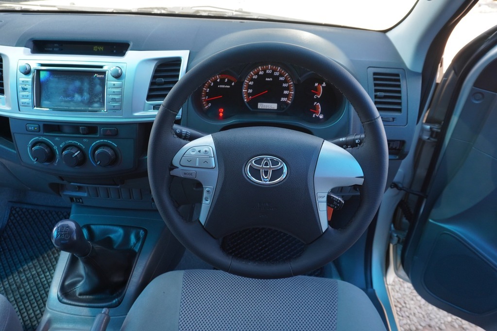 2012 TOYOTA HI-LUX, Gold, 288669Kms, Manual, Bakkie Single Cab, Diesel, R229 900, Wingfield Motors Kuilsriver