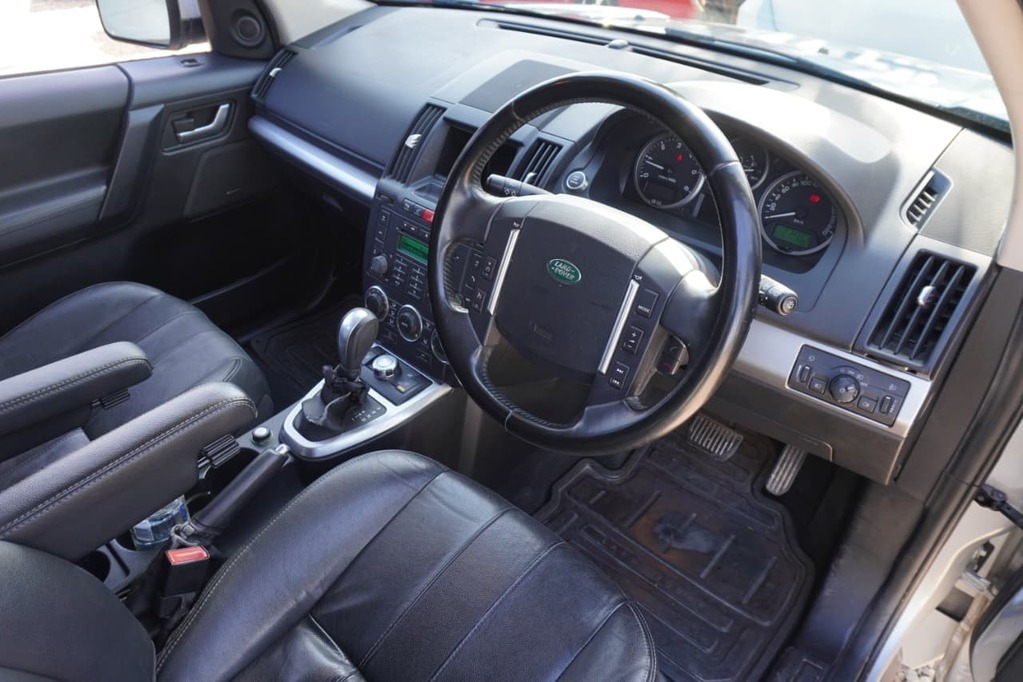 2011 LAND ROVER FREELANDER, Silver, 224000Kms, Automatic, SUV, Diesel, R139 900, Wingfield Motors Kuilsriver