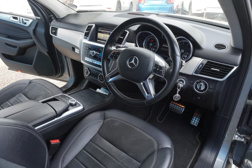 2013 MERCEDES-BENZ M CLASS, Metalic grey, 77000Kms, Automatic, SUV, Petrol, R399 900, Wingfield Motors Kuilsriver