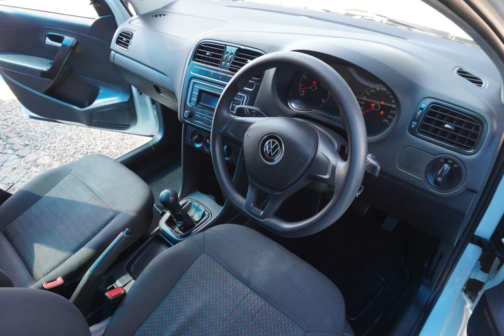 2023 VOLKSWAGEN POLO VIVO, White, 86000Kms, Manual, Hatchback, Petrol, R219 900, Kuilsriver