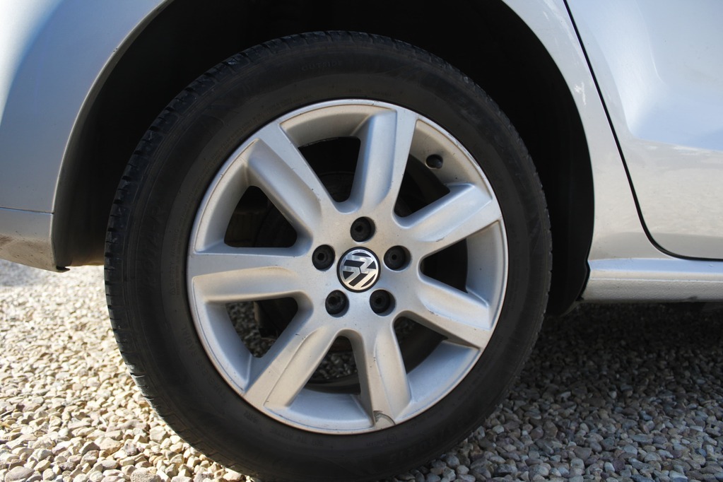 2013 VOLKSWAGEN POLO, Silver, 186490Kms, Manual, Hatchback, Petrol, R129 900, Wingfield Motors Kuilsriver