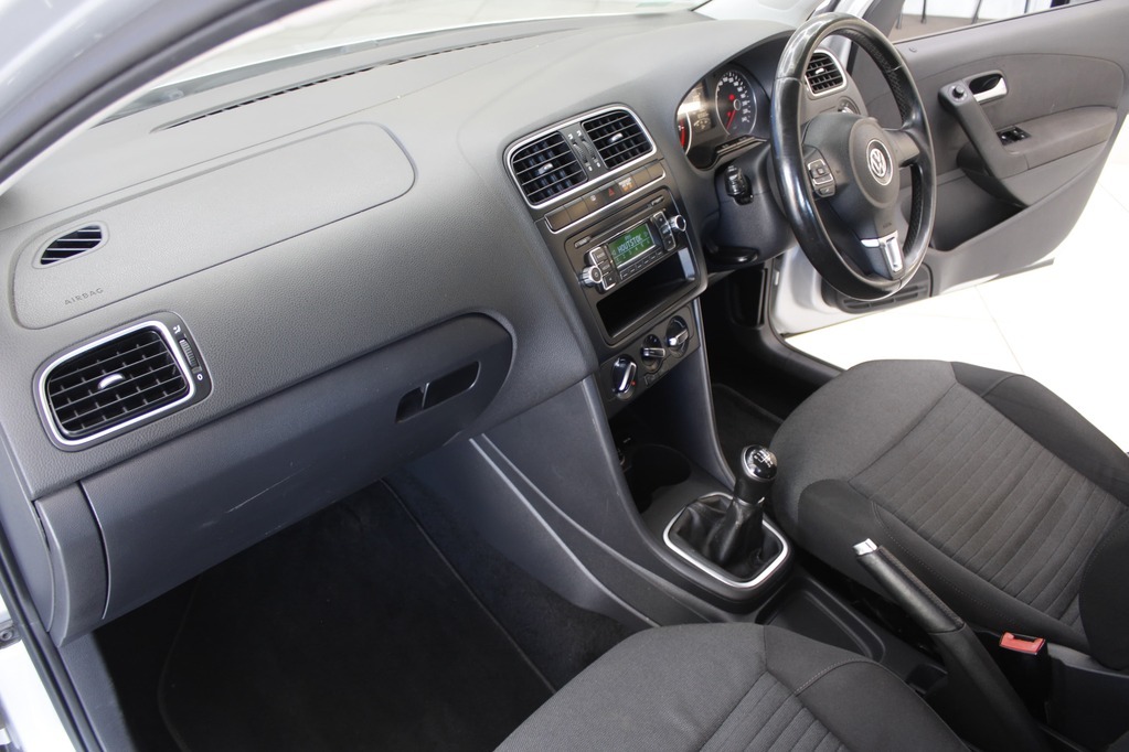 2013 VOLKSWAGEN POLO, Silver, 186490Kms, Manual, Hatchback, Petrol, R129 900, Wingfield Motors Kuilsriver