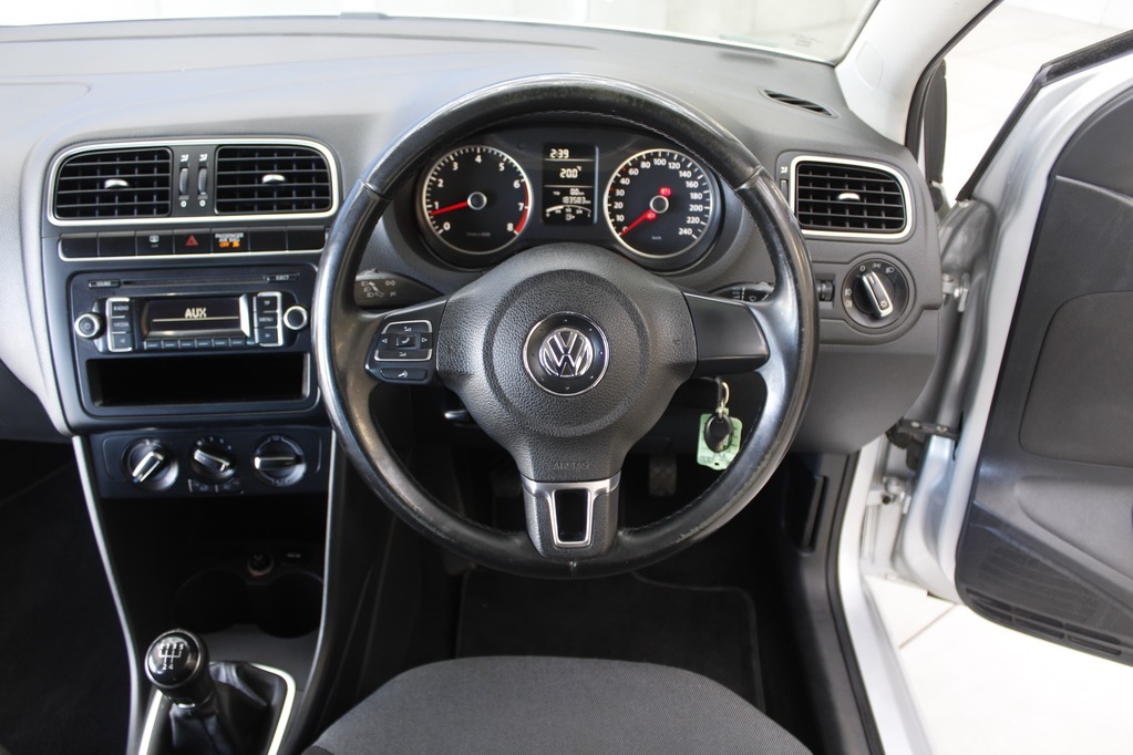 2013 VOLKSWAGEN POLO, Silver, 186490Kms, Manual, Hatchback, Petrol, R129 900, Wingfield Motors Kuilsriver